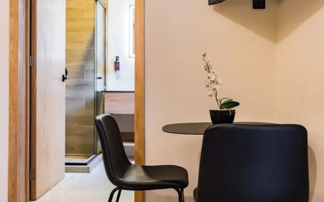 Suites Monterrey by Escajal Suites