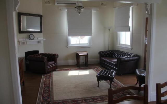 Mentor Chambers Serviced Apartment/Bed & Breakfast