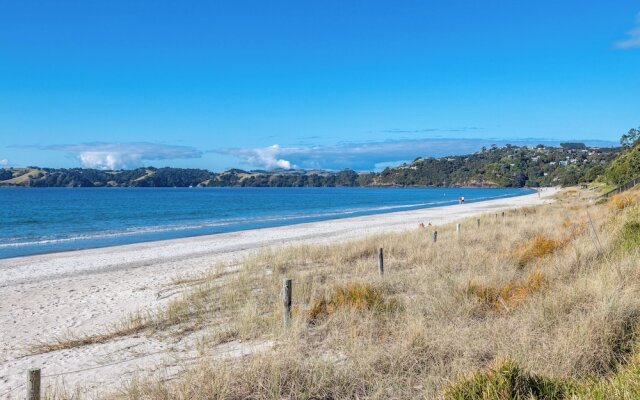 Sea Breeze at The Sands - Onetangi Beach