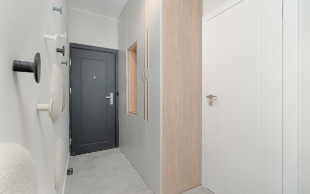 Poznań Stylish Grey by Renters