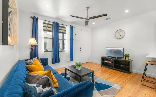 East Austin Condo - 2 Bedrooms & Parking