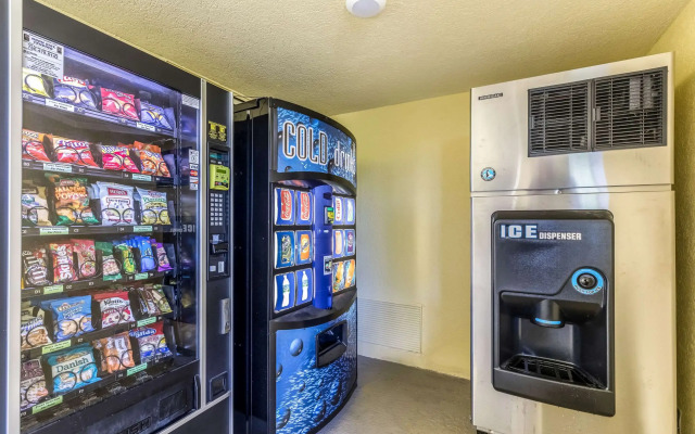 Quality Inn Palm Beach International Airport