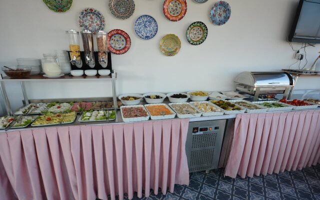 Flower Palace Hotel