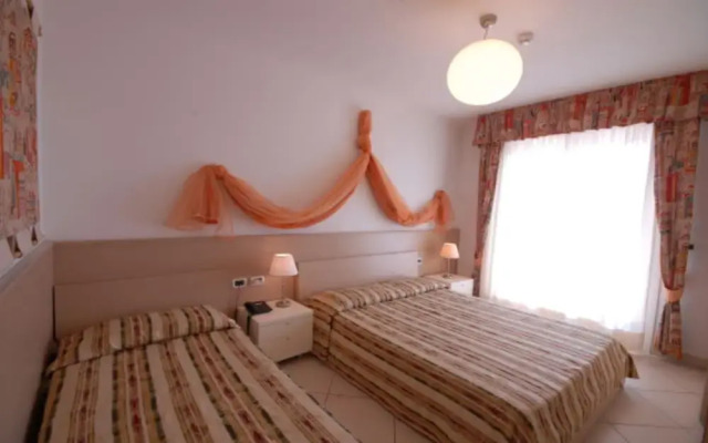 Seaside Escape Apartment With Pool View