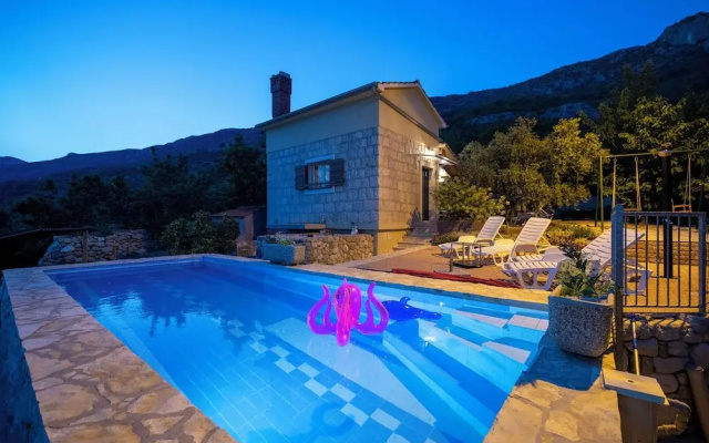 Hill Pool House, Kaštel Kambelovac Retreat