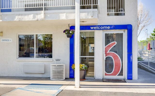 Motel 6 – Lakewood, CO