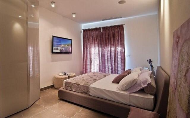 Hillock Residence Apartments
