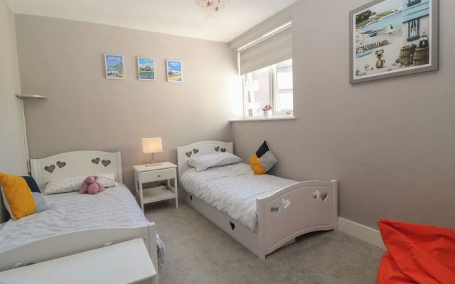 7 Warren Edge Close