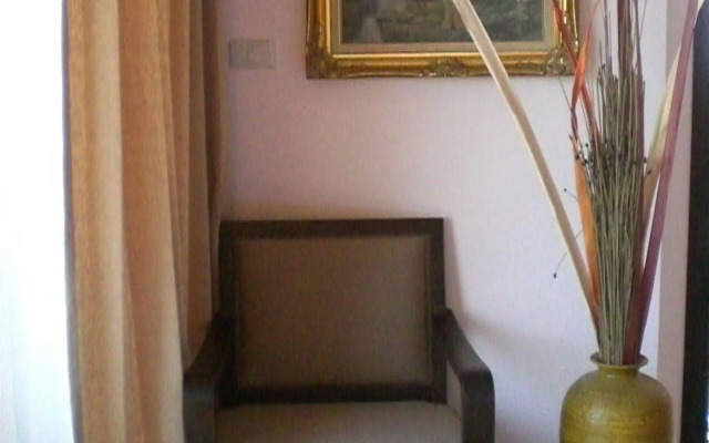 Naris Art Hotel
