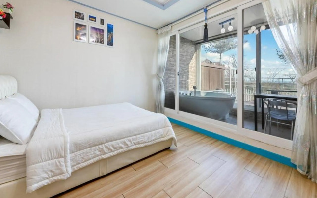 Ganghwa Hemingway Spa Pension