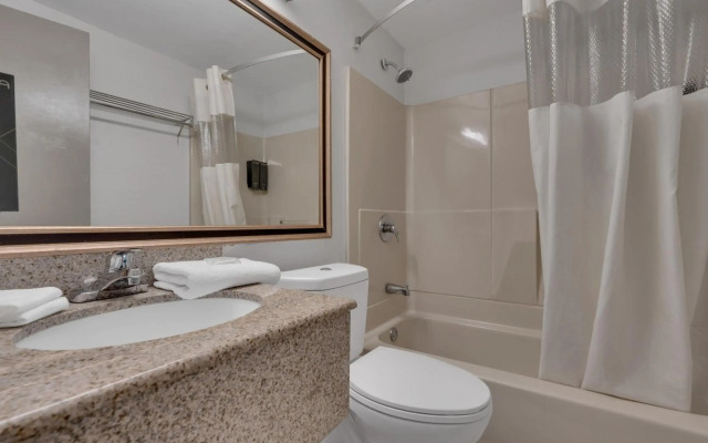 Days Inn by Wyndham Wrightstown