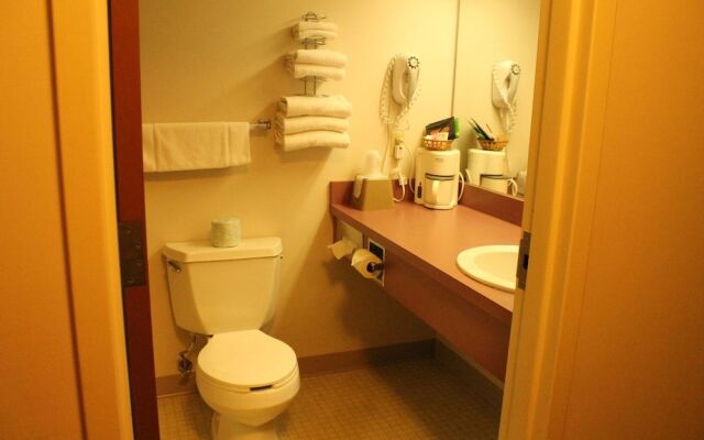 Manistee Inn & Marina