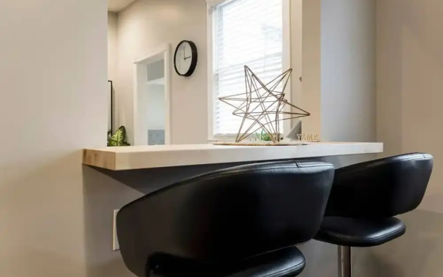 TWO Units Entire Stylish Home by Cozysuites