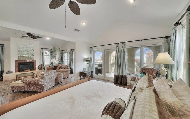 Villa Playa by RedAwning