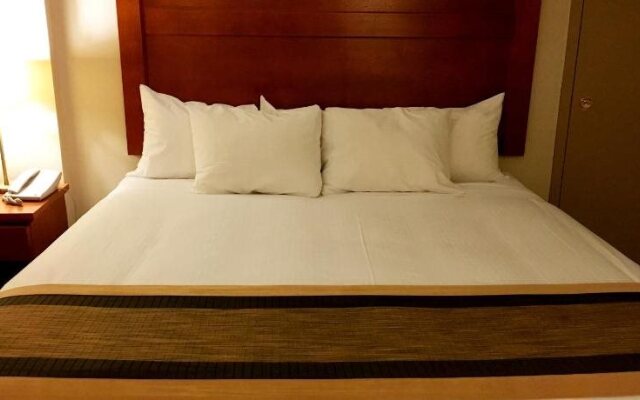 St. Albert Inn & Suites
