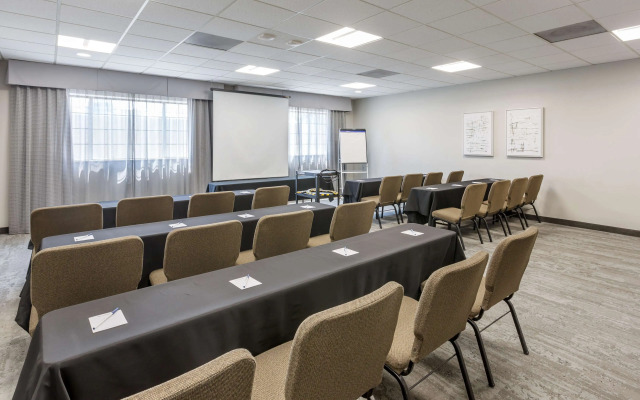 Best Western Plus Cottontree Inn