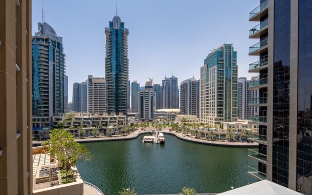 Chic and Stunning 2BR With Dubai Marina Views!