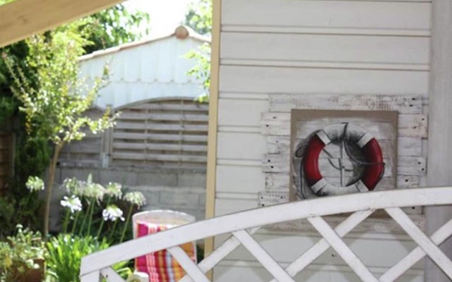 Stylishly Furnished House With Garden 7-minute Walk From the Beach