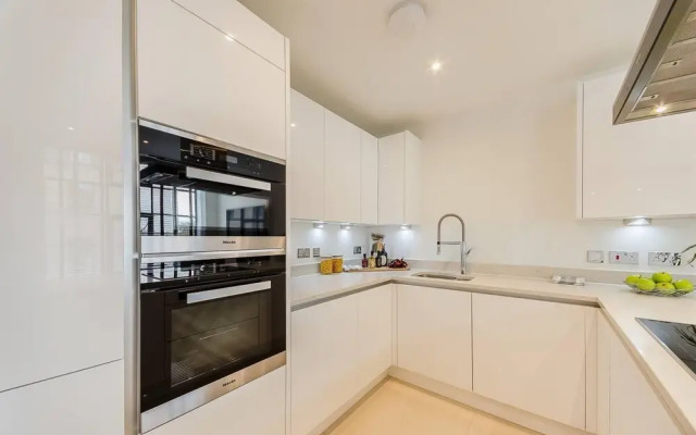 Classy 2 Bedroom Apartment By The Thames