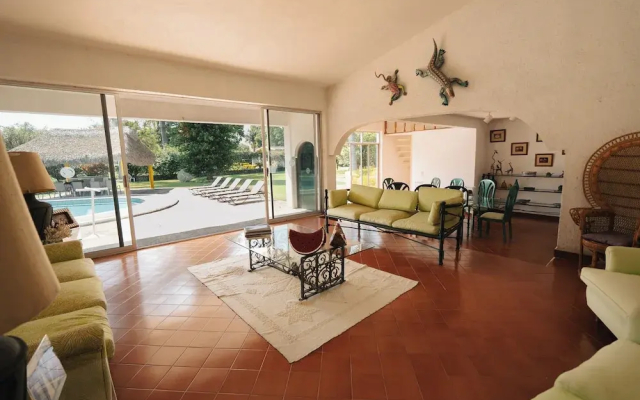 Casa Amplia con Alberca  Yautepec 4 rec.