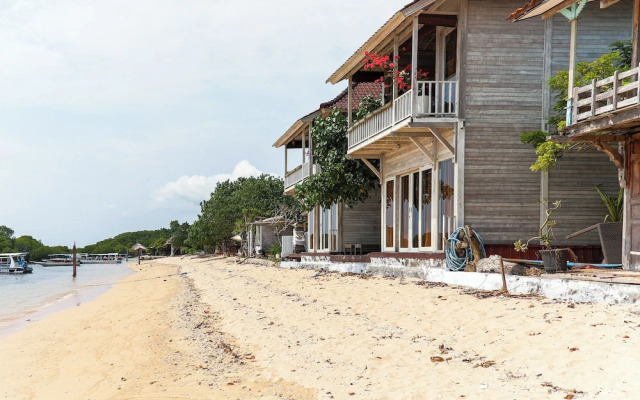 Lembo Lagoon Bungalows