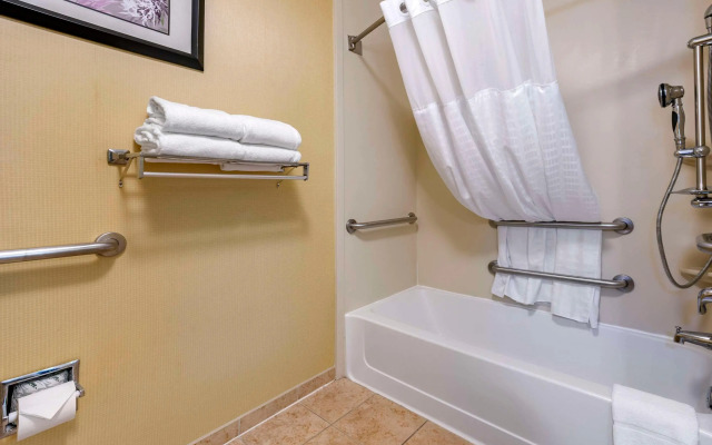 Comfort Suites Urbana Champaign, University Area