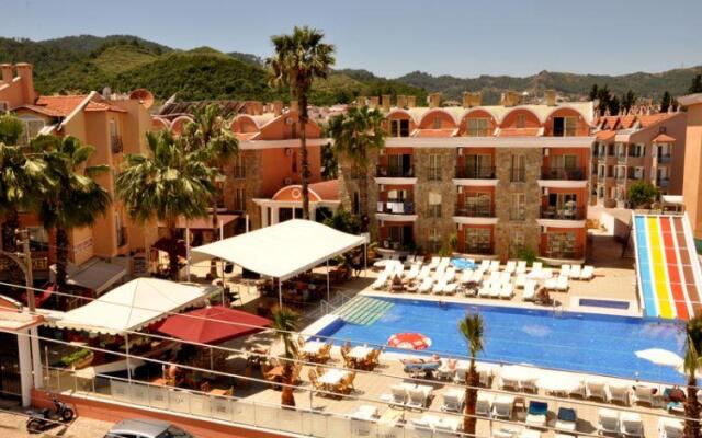 Club Dena Apartments