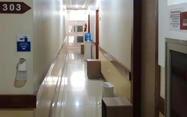 RedDoorz Plus @ ABC Landmark Hotel