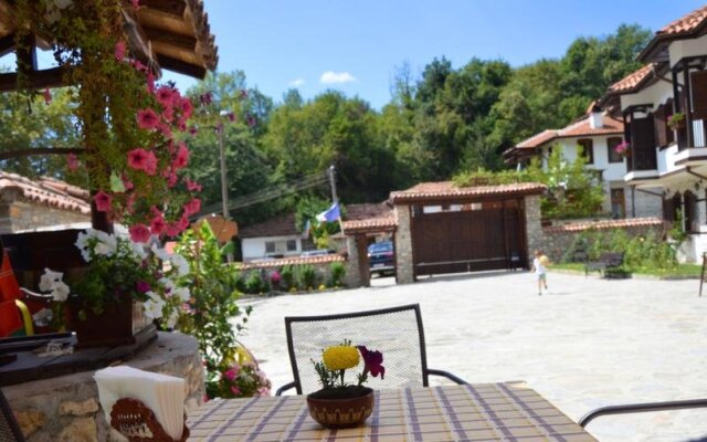 Family Hotel Dinchova kushta