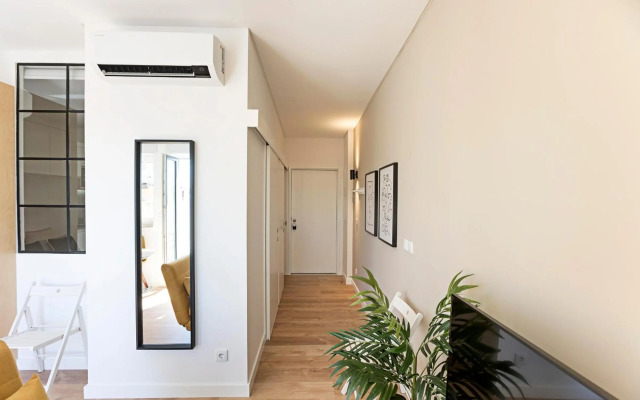 Urban House by LovelyStay