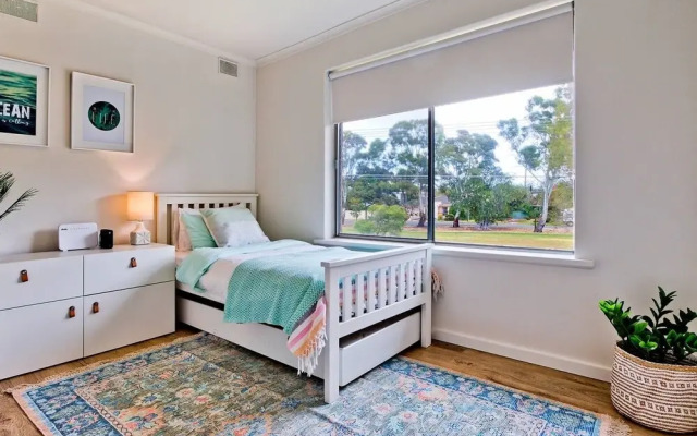 2 Bedroom Apt In Glenelg With Air-con