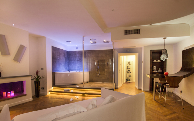 Suite Sistina For Brave Lovers