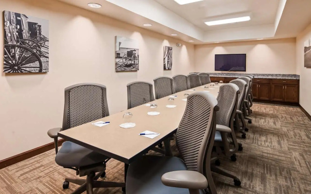 Green Mill Village Hotel & Suites, BW Signature Collection