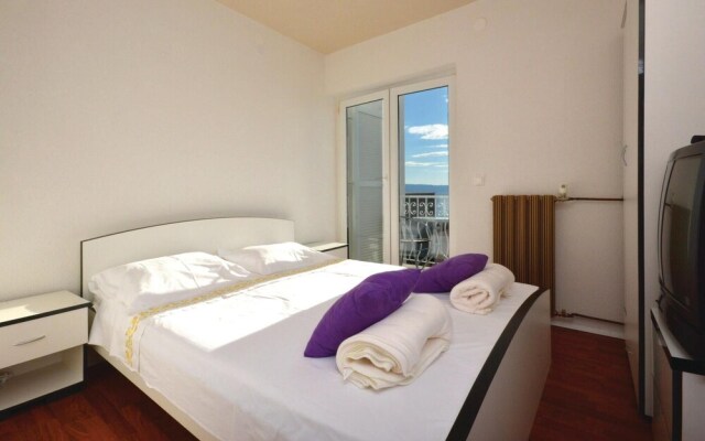 Stunning Home in Podstrana With Jacuzzi, Wifi and 7 Bedrooms