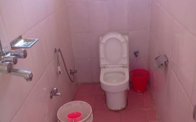 Begnas Lake front guest house
