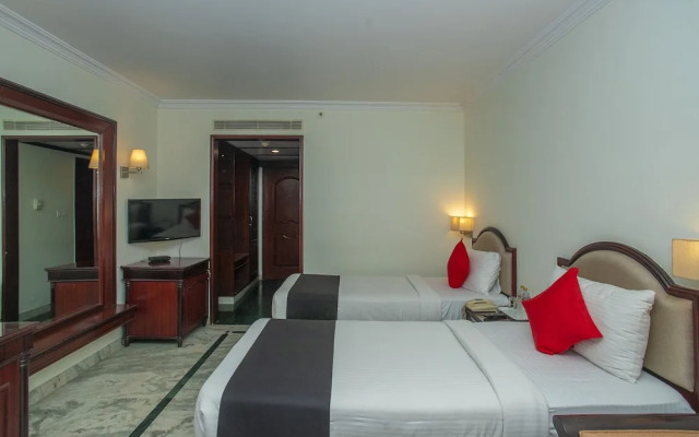 Capital O 536 The Rialto Hotel