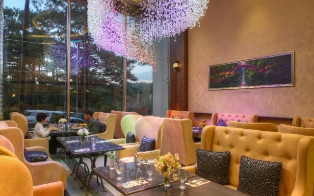 Le Monet Hotel