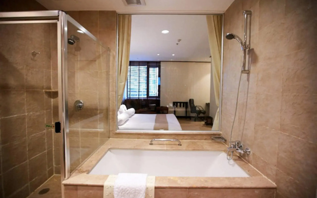 Davis Bangkok