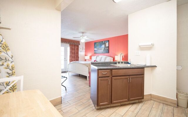 Island Sun Inn & Suites - Venice, Florida Historic Downtown & Beach Getaway