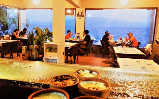 Assos Nazan Motel Restoran Beach