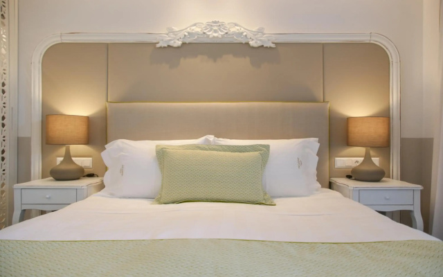 Avaton Luxury Beach Resort - Relais & Chateaux