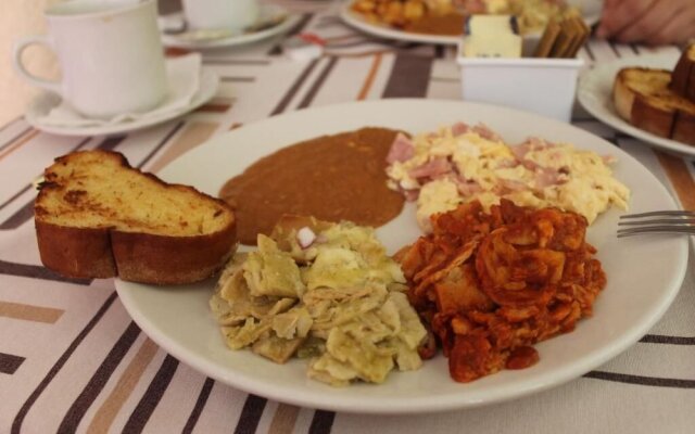 El Camino Hotel & Suites