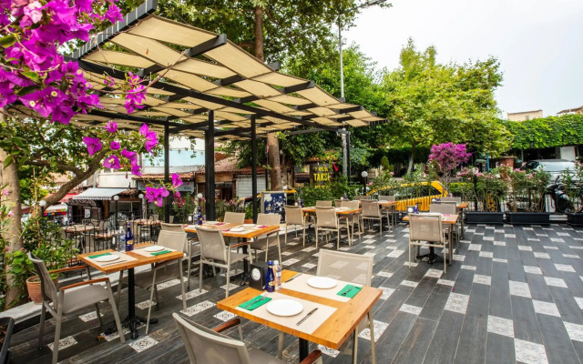 Eliada Hotel