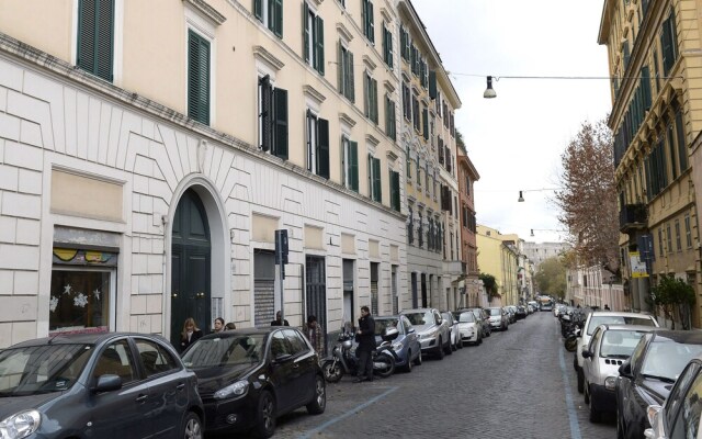 Laterano White Home - Colosseo