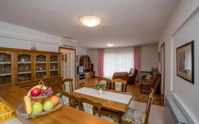 Apartments Dionis