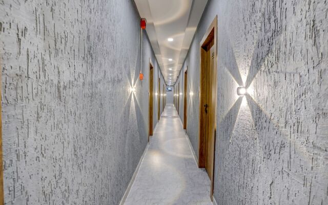 Fabhotel Western Inn