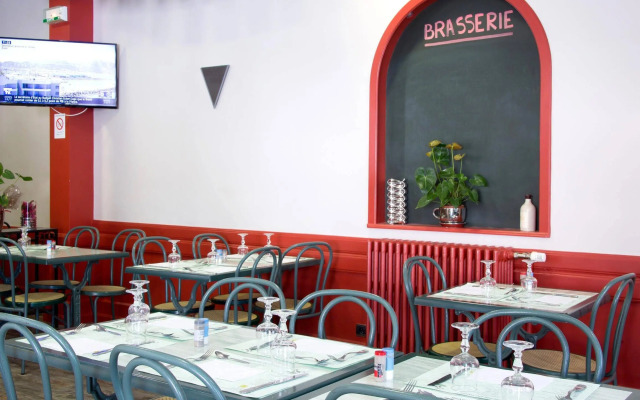 Logis Hotel De Paris