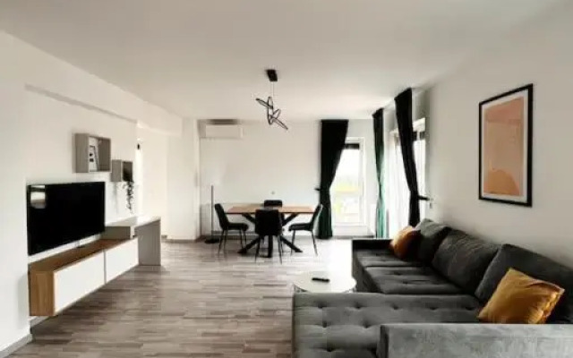 Skylark - Singapore Penthouse with Jacuzzi & Panoramic View