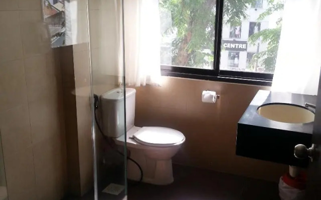 Broadway Hotel Singapore (SG Clean Certified)