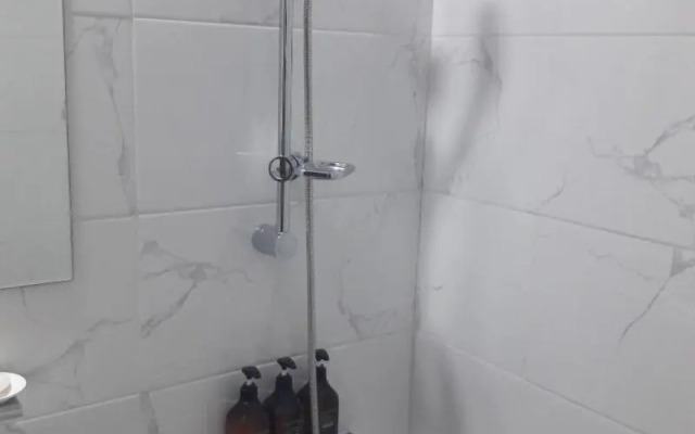 Motel Good Guy